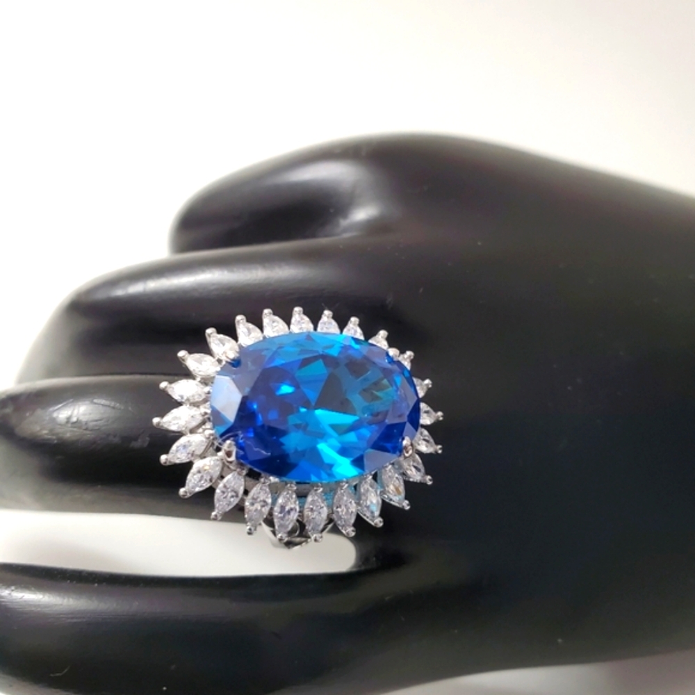 Watch Video / Sterling Silver 925 Blue Sapphire Halo Ring